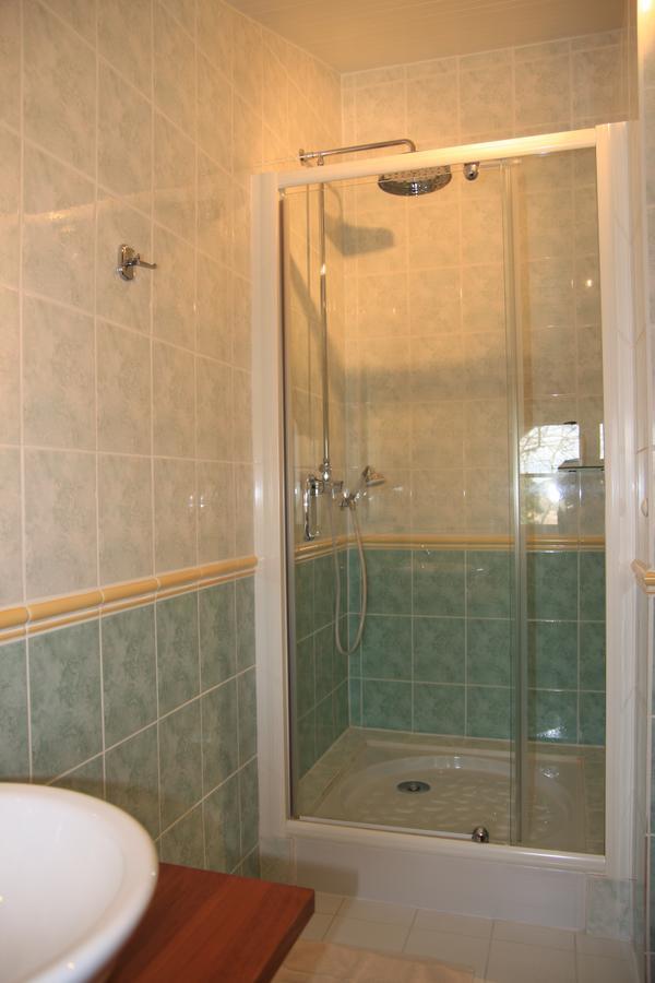 Chambre D'Hotes Park Des Collines - Gite Genissieux Bagian luar foto