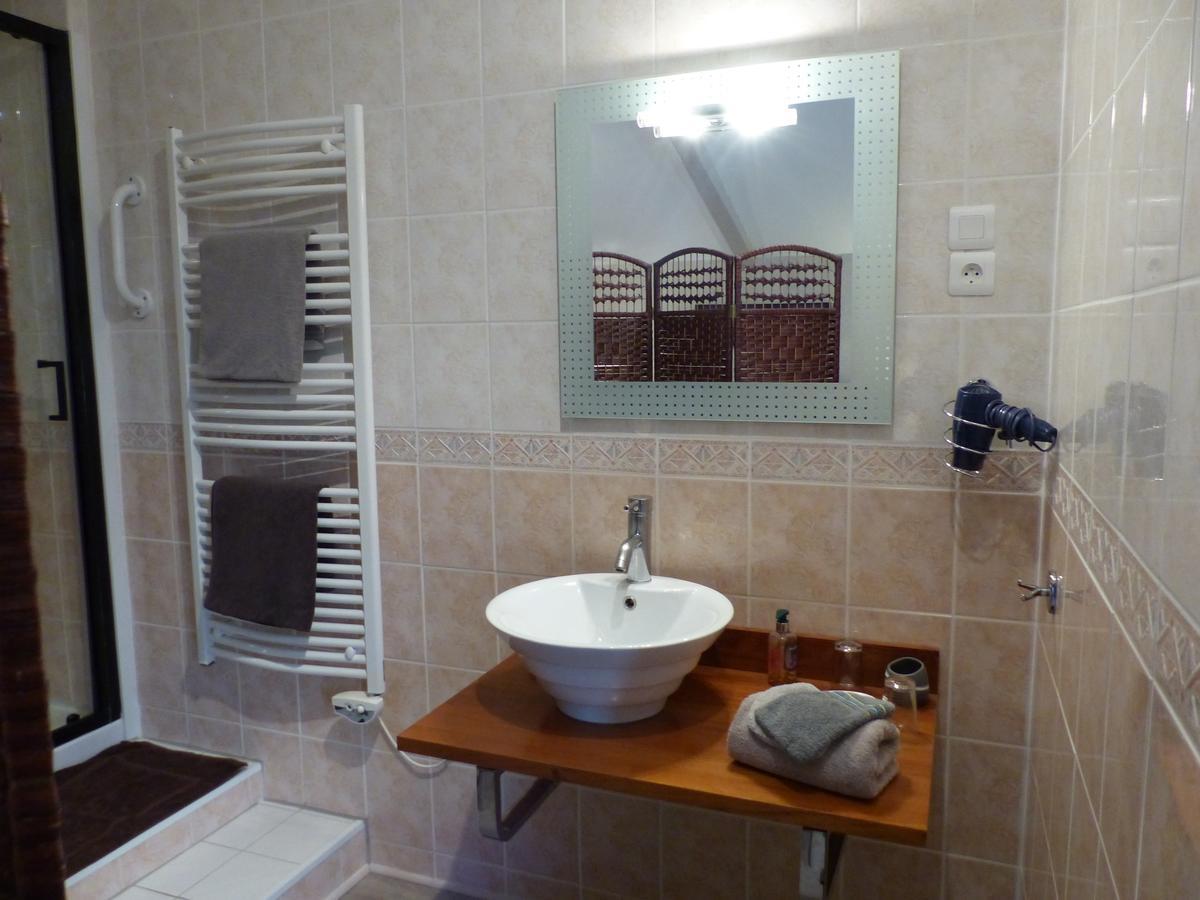 Chambre D'Hotes Park Des Collines - Gite Genissieux Bagian luar foto